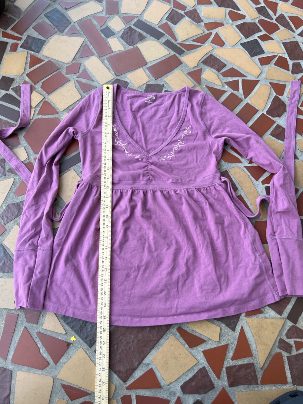 Hollister Purple V-Neck Long-Sleeve Top with Embroidery - Picture 4 of 5